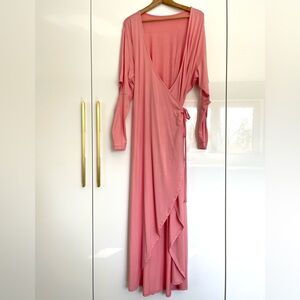 Wrap dress in pink